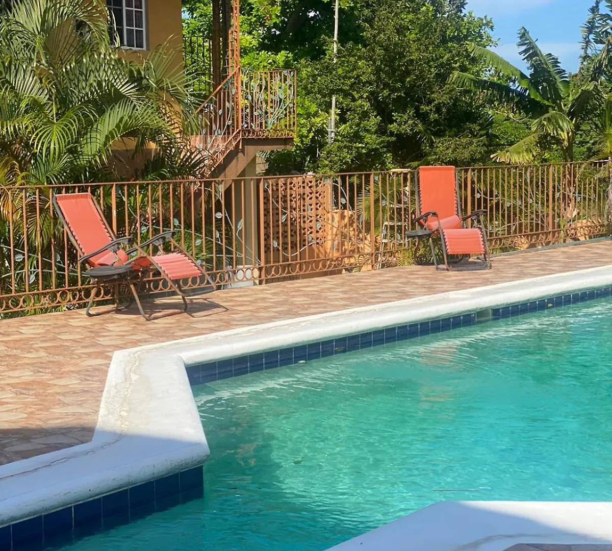 Montego Bay, Ironshore Luxury Studio Blue Room Daire Montego Bay