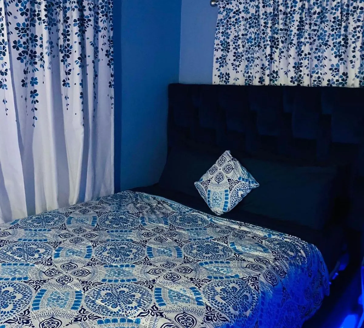 Daire Montego Bay, Ironshore Luxury Studio Blue Room Jamaika