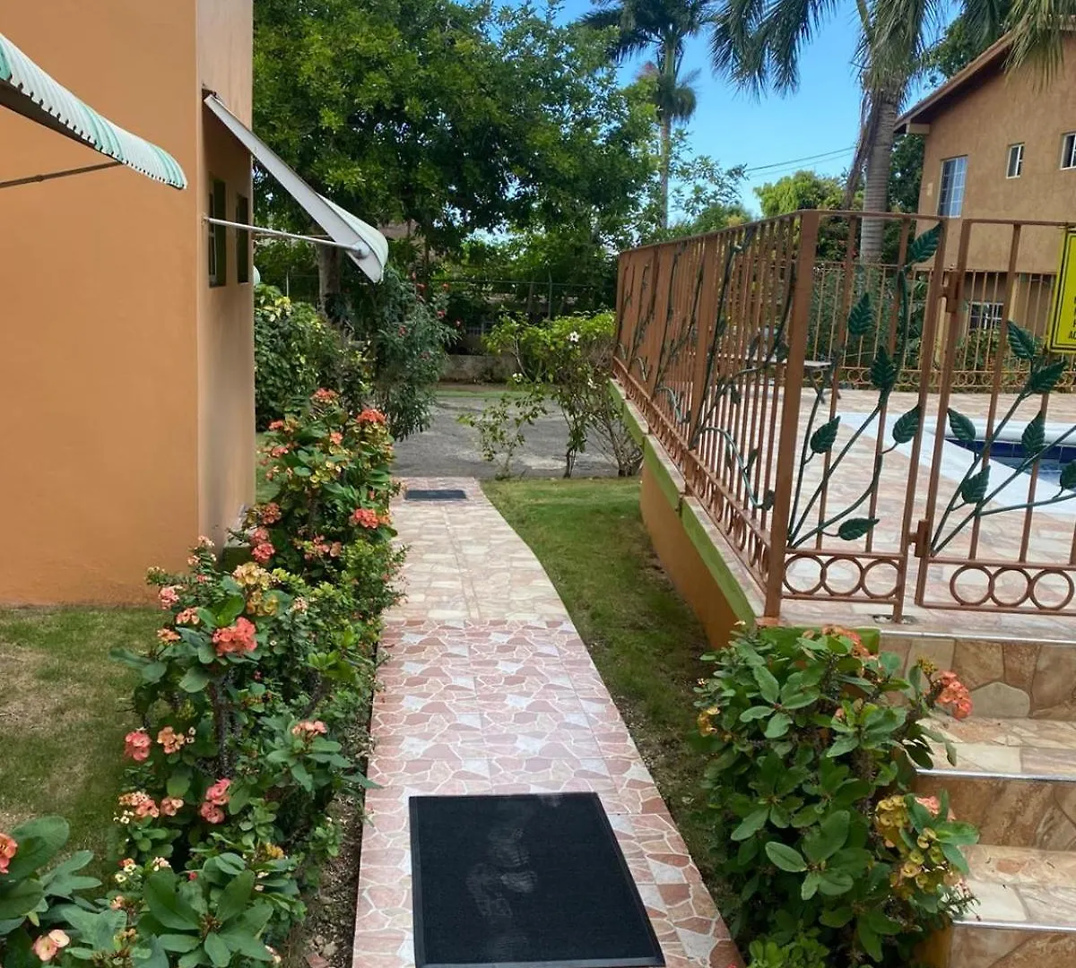 Montego Bay, Ironshore Luxury Studio Blue Room Jamaika